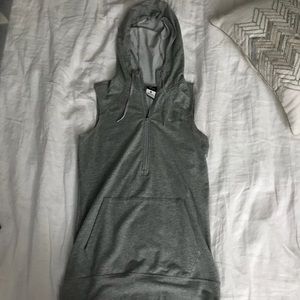 NWOT Nike sleeveless zip hooded top